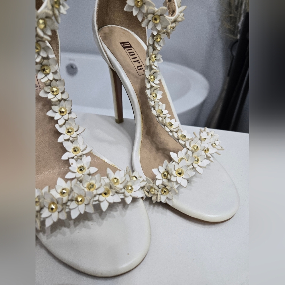 Idifu Flower Studded High Heels - Picture 5 of 17